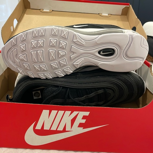 Air max 97 brand new in the box - Picture 3 of 3